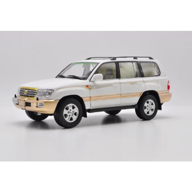 ミニカー 1/18 トヨタ ランドクルーザー LC100 ホワイトエンタメ/ホビー