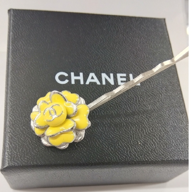 CHANEL(シャネル)の専用出品　rosenail 1106様　シャネル　ヘアピン レディースのヘアアクセサリー(ヘアピン)の商品写真