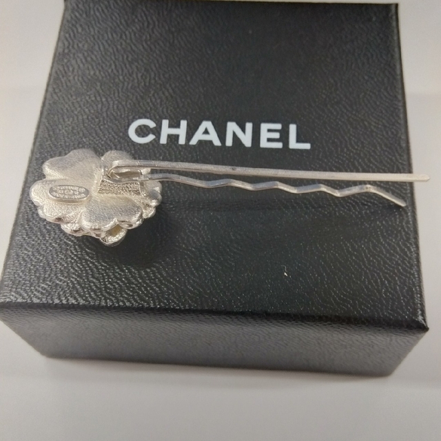 CHANEL(シャネル)の専用出品　rosenail 1106様　シャネル　ヘアピン レディースのヘアアクセサリー(ヘアピン)の商品写真