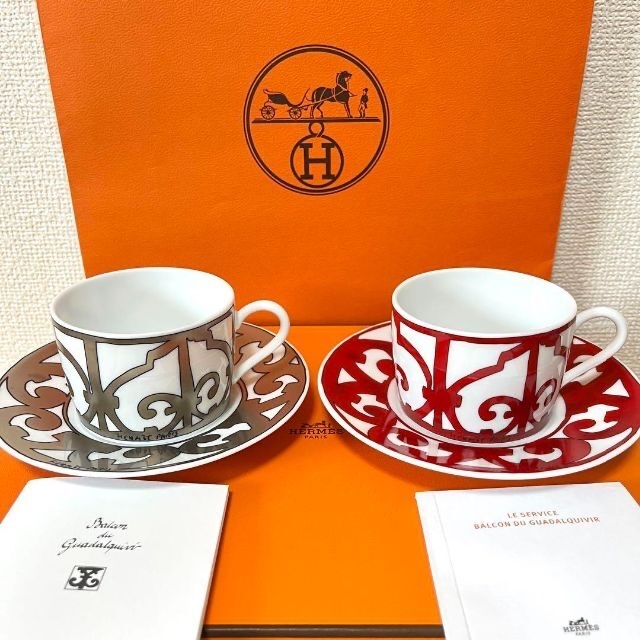 Hermes(エルメス)の【未使用　2客】エルメス ガダルキヴィール プラチナ ティーカップ&ソーサー インテリア/住まい/日用品のキッチン/食器(食器)の商品写真