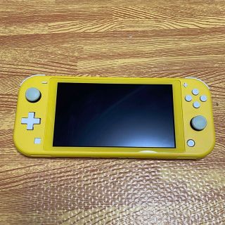 ニンテンドースイッチ(Nintendo Switch)のジャンク　Nintendo Switch light(携帯用ゲーム機本体)