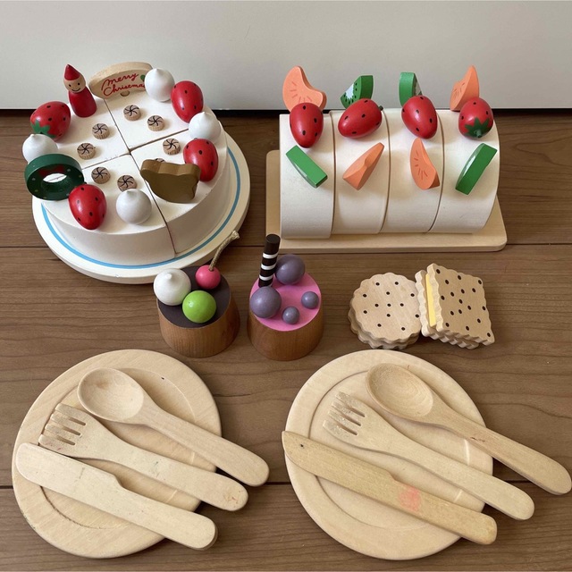 ままごと Milan ホールケーキ ミラン 木製 廃盤 クリスマス ままごと Milan ホールケーキ ミラン 木製 廃盤 クリスマス