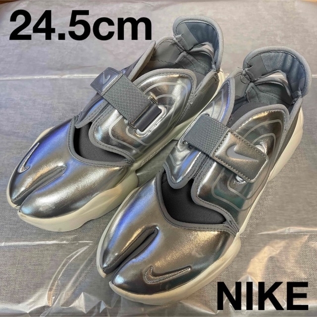 NIKE(ナイキ)のNIKE⭐︎廃盤品アクアリフトシルバー24.5cm レディースの靴/シューズ(サンダル)の商品写真