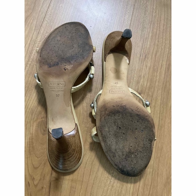 GIUZEPPE ZANOTTI(ジュゼッペザノッティ)のジュゼッペザノッティ　ビジューサンダル レディースの靴/シューズ(サンダル)の商品写真