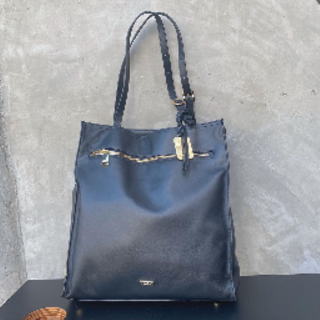 SALEトゥミ Tumi Neena North South トート ブラック SALEトゥミ Tumi Neena North South トート ブラック
