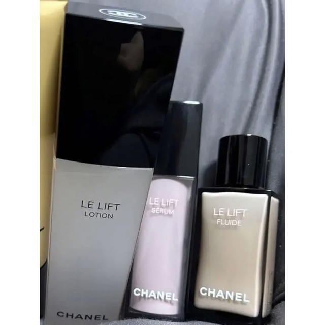 CHANEL シャネル