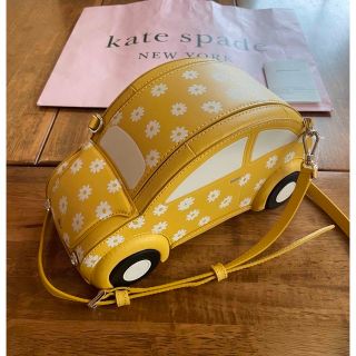 ケイトスペードニューヨーク(kate spade new york)のケイトスペードニューヨーク　車型バッグ(ショルダーバッグ)