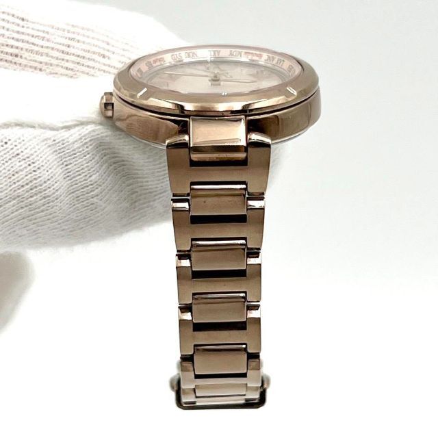 【定価8.5万・人気】シチズン　レディース　時計　腕時計　ソーラー　電波　チタン