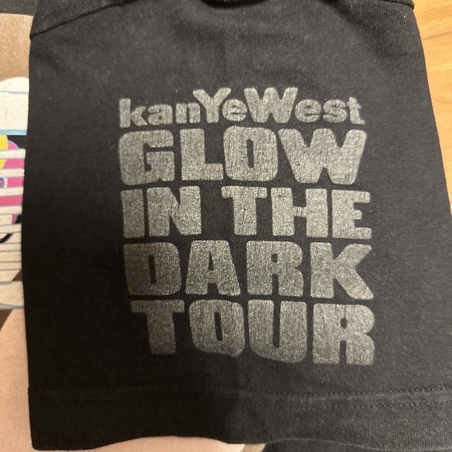 kanye west grow in the dark tour T-shirt