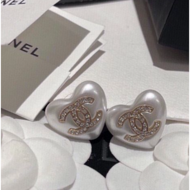 ★早い者勝ち★ピアス ハート CCロゴ 早い者勝ち☆CHANEL シャネル CCロゴ ハート ピアス