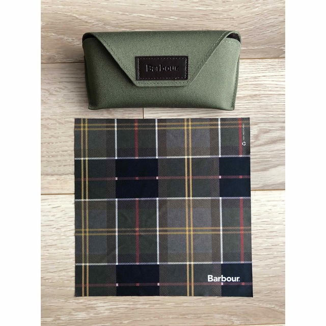 Barbour(バーブァー)のbarbour バブアー　メガネケース　新品 メンズのファッション小物(サングラス/メガネ)の商品写真