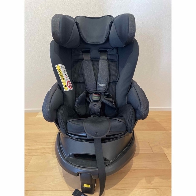 Aprica(アップリカ)のアップリカ　チャイルドシート　フラディア  ISOFIX スタンダード キッズ/ベビー/マタニティの外出/移動用品(自動車用チャイルドシート本体)の商品写真