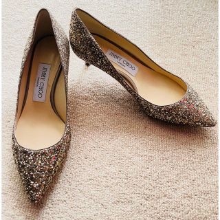 ジミーチュウ(JIMMY CHOO)の新品　日本未発売　ジミーチュウ　パンプス　ゴールド　35 ローヒール(ハイヒール/パンプス)