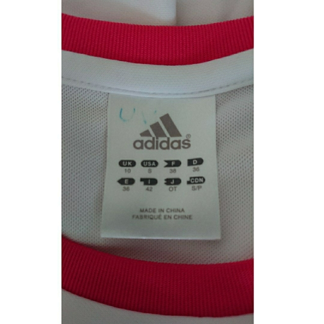 adidas(アディダス)のadidas climalite Tシャツ レディース サイズO 袖ピンク スポーツ/アウトドアのランニング(ウェア)の商品写真