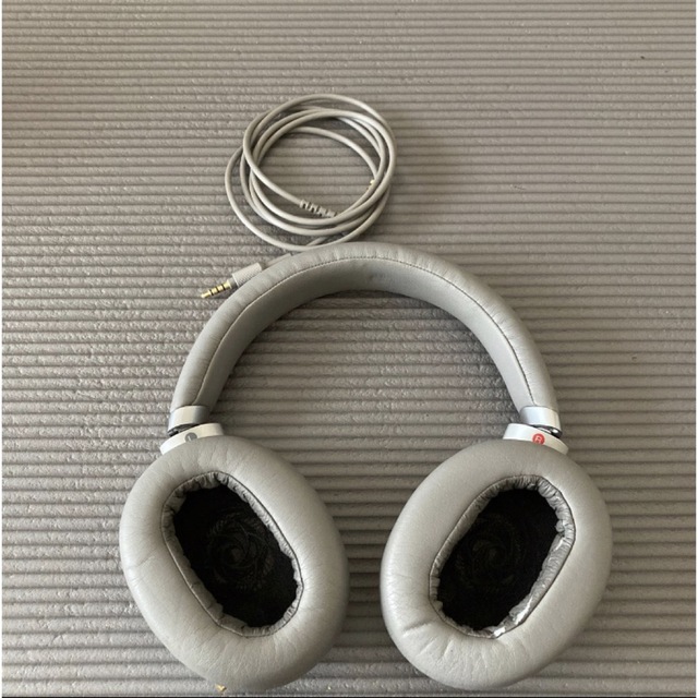 SONY MDR-1AM2 グレー スマホ/家電/カメラのオーディオ機器(ヘッドフォン/イヤフォン)の商品写真