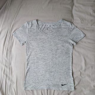 ナイキ(NIKE)のNIKE dri-fit Tシャツ(Tシャツ(半袖/袖なし))