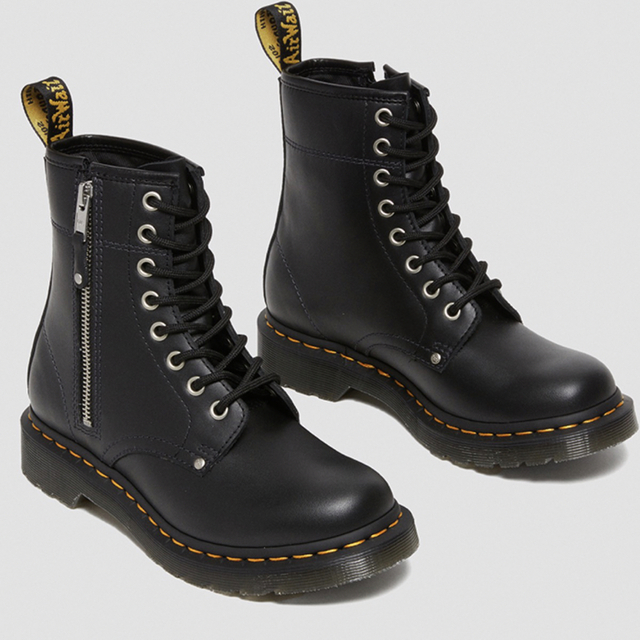 Dr.Martens(ドクターマーチン)のDr.Martens  ブーツ8ホール　革黒　レディース レディースの靴/シューズ(ブーツ)の商品写真