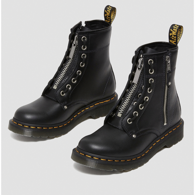 Dr.Martens(ドクターマーチン)のDr.Martens  ブーツ8ホール　革黒　レディース レディースの靴/シューズ(ブーツ)の商品写真