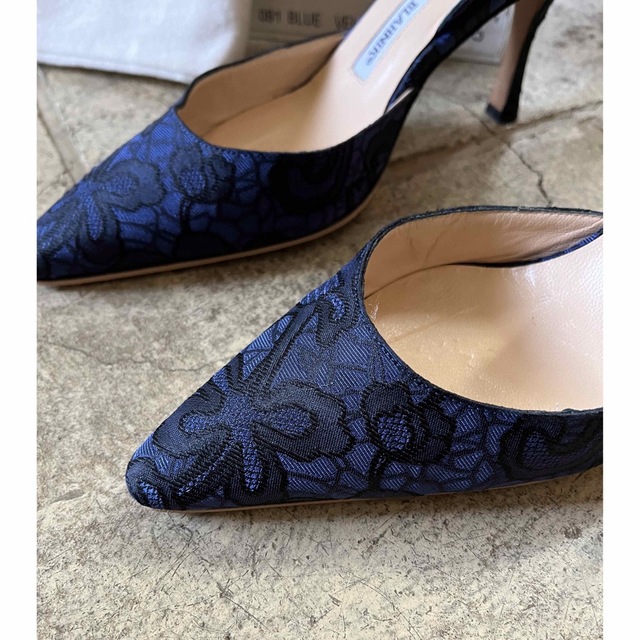 MANOLO BLAHNIK  CAROLYNE ネイビーレース#35