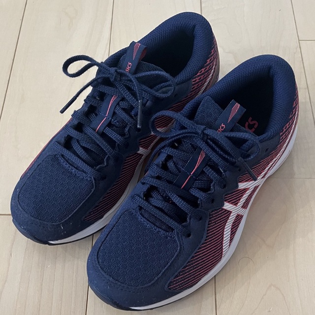 asics(アシックス)の【美品】asics ライトレーサー2 22.5cm スポーツ/アウトドアのランニング(シューズ)の商品写真