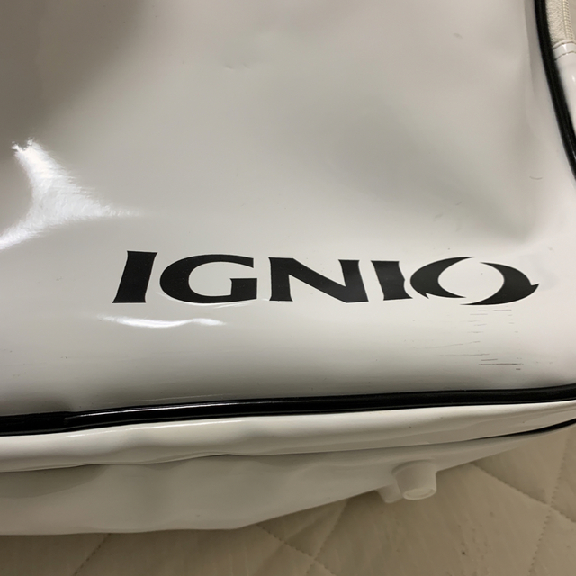 Ignio(イグニオ)のイグニオ　バッグ　エナメル　白　IGNIO スポーツ/アウトドアのゴルフ(バッグ)の商品写真