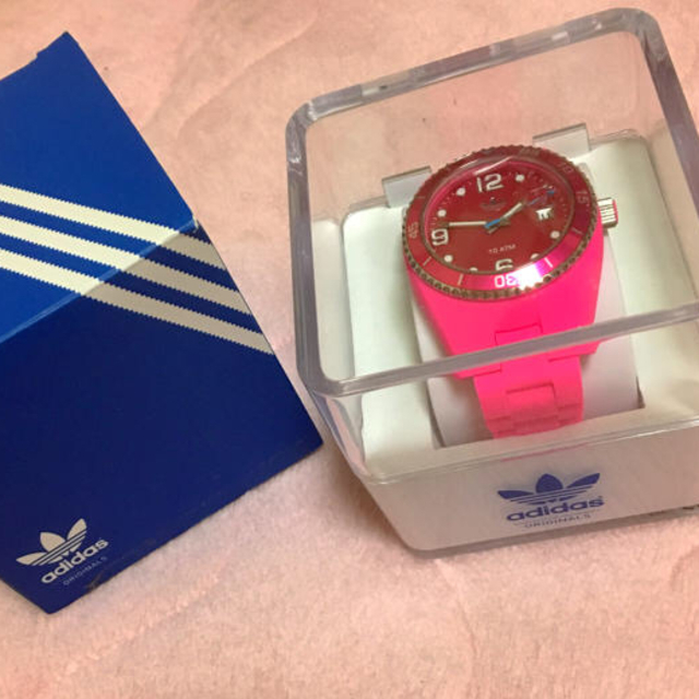 adidas(アディダス)のadidas時計【美品】 レディースのファッション小物(腕時計)の商品写真