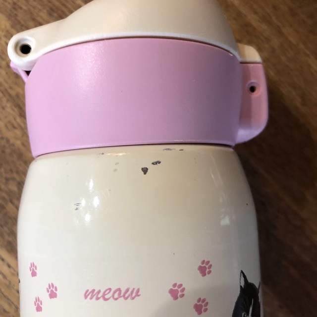 象印(ゾウジルシ)の【USED】象印　シームレスせん　水筒　480ml ワンタッチ　ねこ　ベージュ キッズ/ベビー/マタニティの授乳/お食事用品(水筒)の商品写真