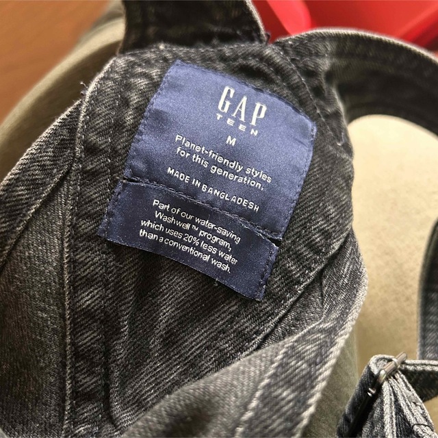 GAP(ギャップ)の美品！GAP ギャップ サロペット 黒 ショートパンツ M 130 キッズ/ベビー/マタニティのキッズ服女の子用(90cm~)(パンツ/スパッツ)の商品写真