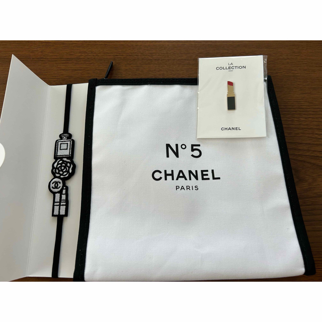 CHANEL ノベルティー　ポーチ＆キーチェーンセット