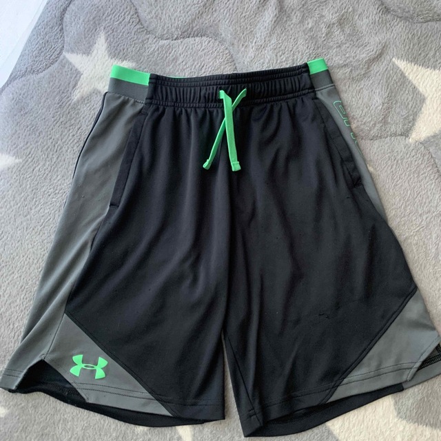 UNDER ARMOUR(アンダーアーマー)のアンダーアーマー　YLG キッズ/ベビー/マタニティのキッズ服男の子用(90cm~)(パンツ/スパッツ)の商品写真