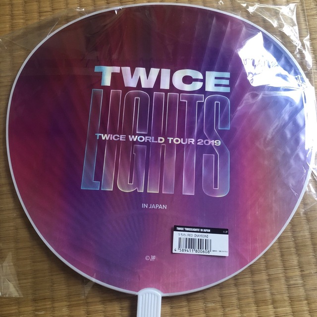 お値下げ　TWICE  LIGHTS  WORLD TOUR 2019