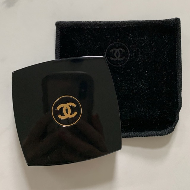 CHANEL(シャネル)のCHANEL レキャトルオンブル937 コスメ/美容のベースメイク/化粧品(アイシャドウ)の商品写真