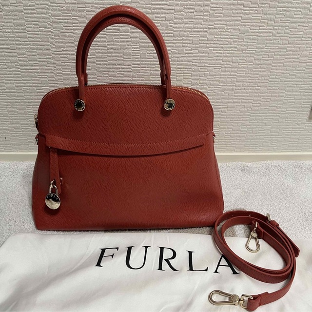 FURLA  赤　かばん　正規品