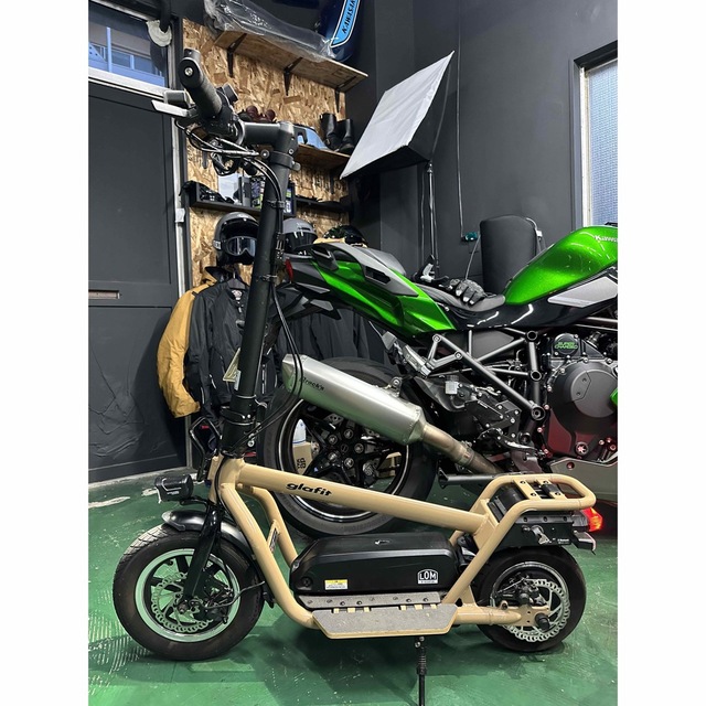 株式会社glafit色距離少　glafit X-SCOOTER LOM 室内保管