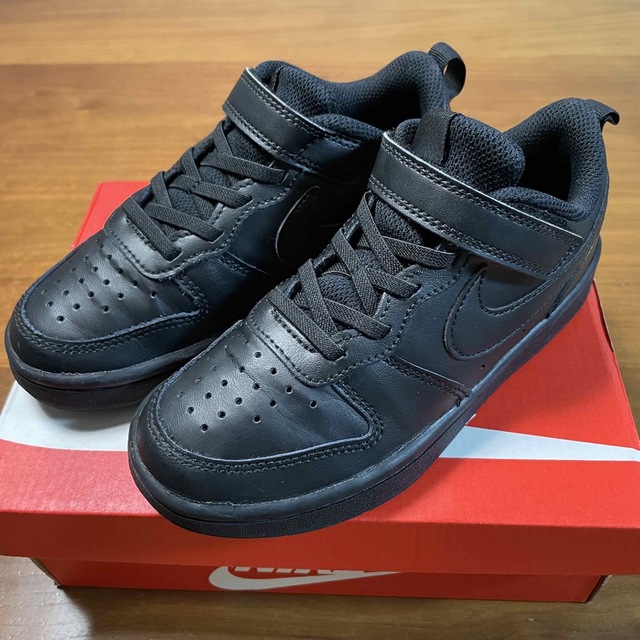 NIKE(ナイキ)のNIKE COURT BOROUGH LOW 2 BLACK 19cm キッズ/ベビー/マタニティのキッズ靴/シューズ(15cm~)(スニーカー)の商品写真