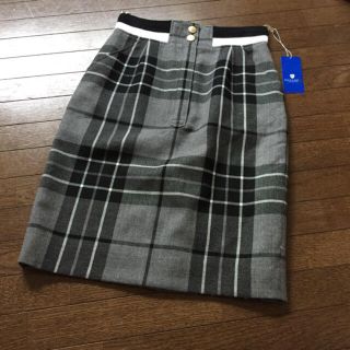 バーバリー(BURBERRY)の新品 バーバリークレストブリッジ(ひざ丈スカート)