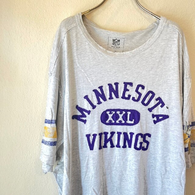 MINNESOTAVIKINGS 　ビッグサイズ　半袖Ｔシャツ　紫ロゴ メンズのトップス(Tシャツ/カットソー(半袖/袖なし))の商品写真