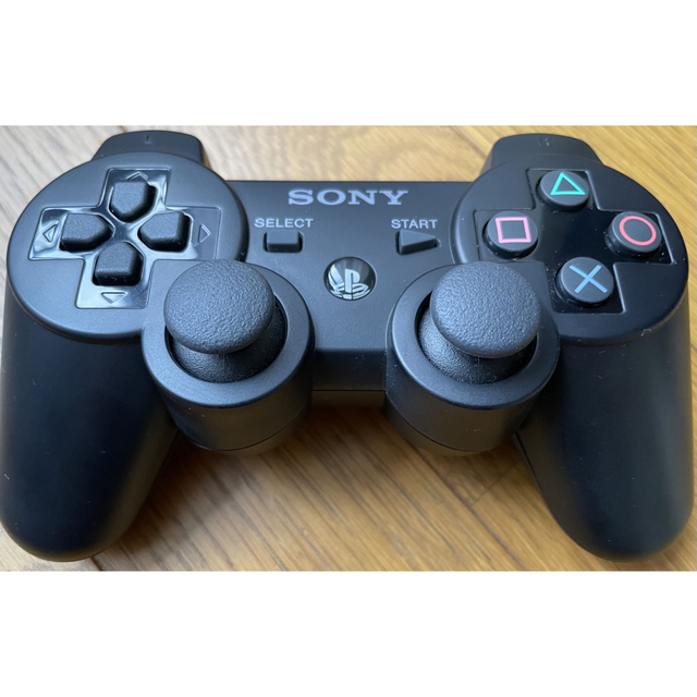 SONY(ソニー)のワイヤレスコントローラ2個セット(メタリック・ブルー、ブラック） エンタメ/ホビーのゲームソフト/ゲーム機本体(その他)の商品写真