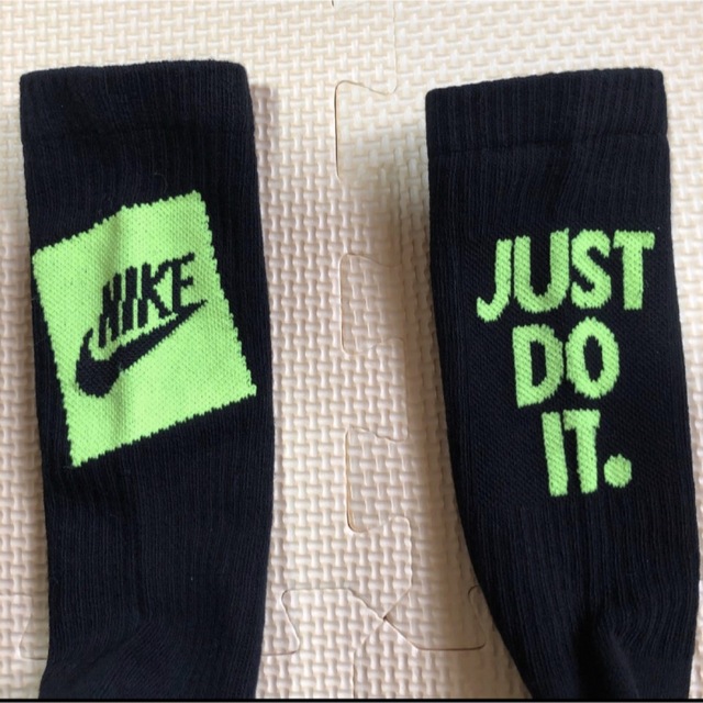 NIKE NIKE ナイキ エブリデイクッションド クルーソックス ブラック×蛍光グリーンの通販 by ぷりん's shop｜ナイキならラクマ