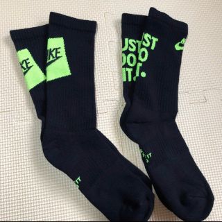 ナイキ(NIKE)のNIKE ナイキ　エブリデイクッションド　クルーソックス　ブラック×蛍光グリーン(ソックス)