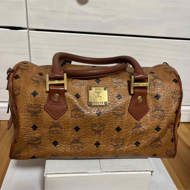 MCM(エムシーエム)のMCM ミニボストンバッグ レディースのバッグ(ハンドバッグ)の商品写真