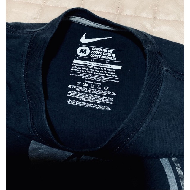 NIKE(ナイキ)のナイキ Tシャツ 黒 日本 L サイズ(US Mサイズ)レディースXL NIKE メンズのトップス(Tシャツ/カットソー(半袖/袖なし))の商品写真