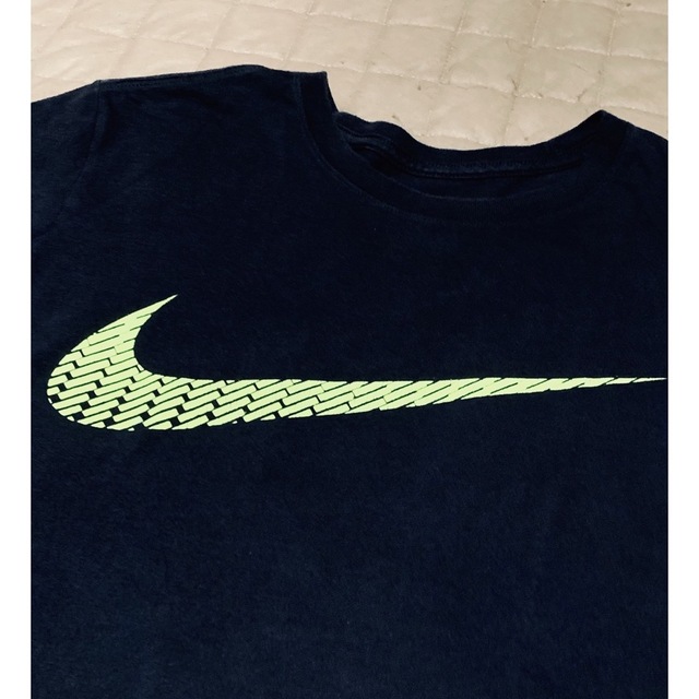 NIKE(ナイキ)のナイキ Tシャツ 黒 日本 L サイズ(US Mサイズ)レディースXL NIKE メンズのトップス(Tシャツ/カットソー(半袖/袖なし))の商品写真