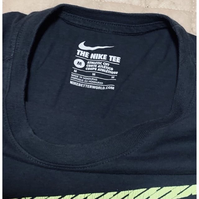 NIKE(ナイキ)のナイキ Tシャツ 黒 日本 L サイズ(US Mサイズ)レディースXL NIKE メンズのトップス(Tシャツ/カットソー(半袖/袖なし))の商品写真