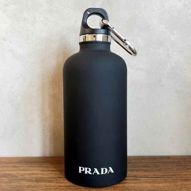 PRADA(プラダ)の【新品未使用箱付き】プラダ　ステンレスボトル タンブラー 水筒 インテリア/住まい/日用品のキッチン/食器(タンブラー)の商品写真