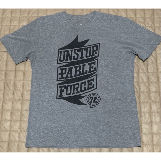 NIKE(ナイキ)のナイキ Tシャツ グレー 日本 L サイズ(US M )レディースXL NIKE メンズのトップス(Tシャツ/カットソー(半袖/袖なし))の商品写真