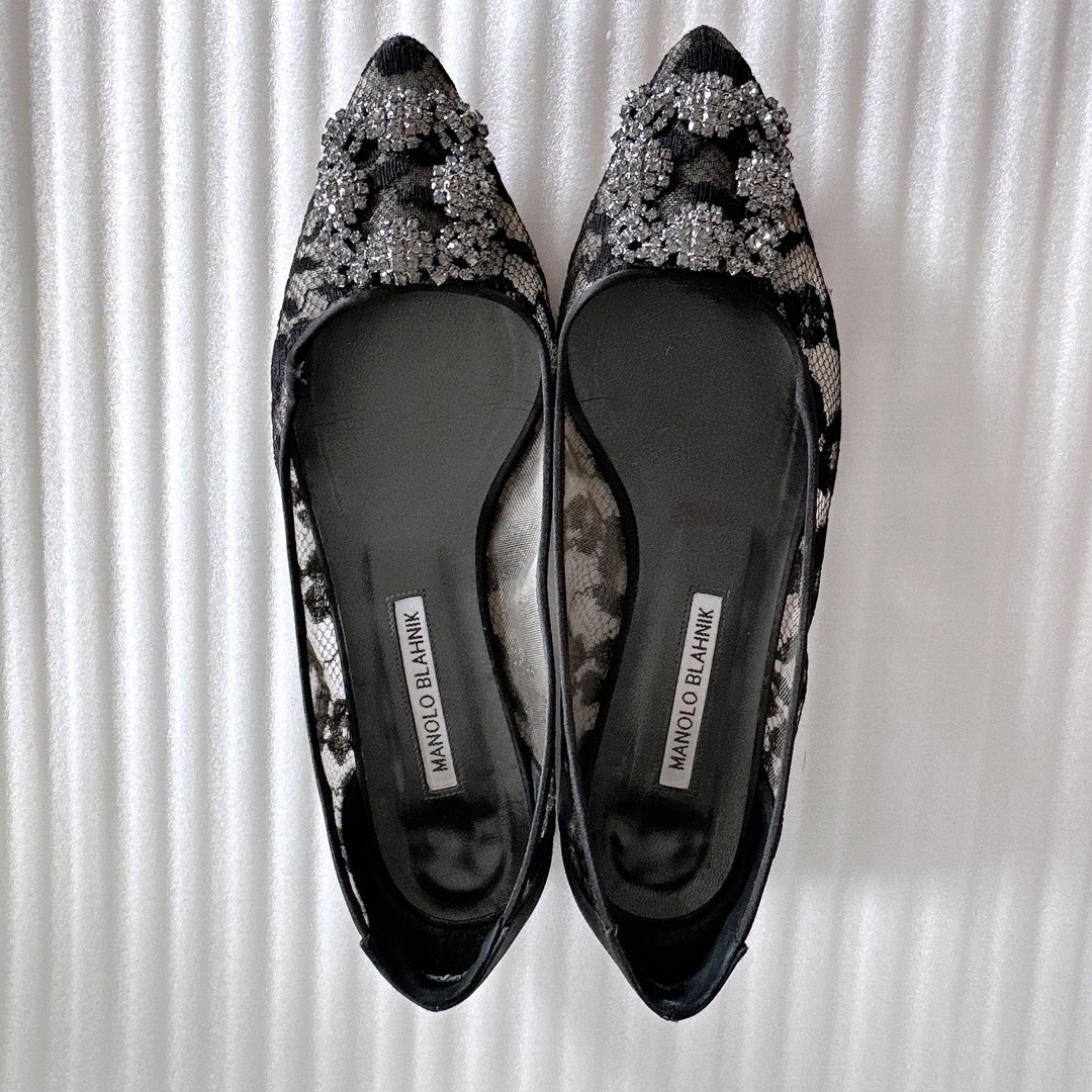 MANOLO BLAHNIK(マノロブラニク)のMANOLO BLAHNIK マノロブラニク　レース　フラットシューズ　パンプス レディースの靴/シューズ(ハイヒール/パンプス)の商品写真