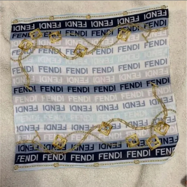 フェンディー　FENDI 大判ハンカチ