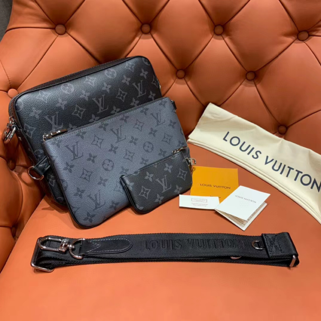 無料配達 LOUIS VUITTON - 未使用 ルイヴィトン トリオメッセンジャー