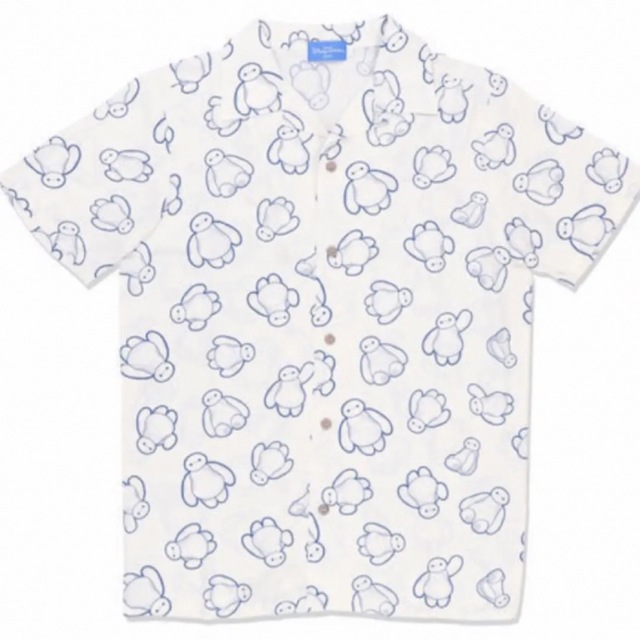 Disney(ディズニー)のディズニー　Mサイズ　ベイマックス　アロハシャツ　半袖　総柄　Disney 白 メンズのトップス(シャツ)の商品写真